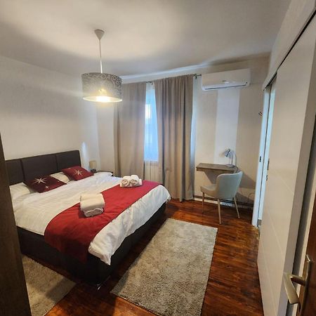 Apartman El ซาราเยโว ภายนอก รูปภาพ