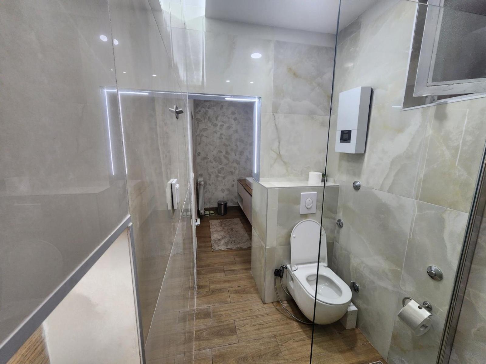 Apartman El ซาราเยโว ภายนอก รูปภาพ