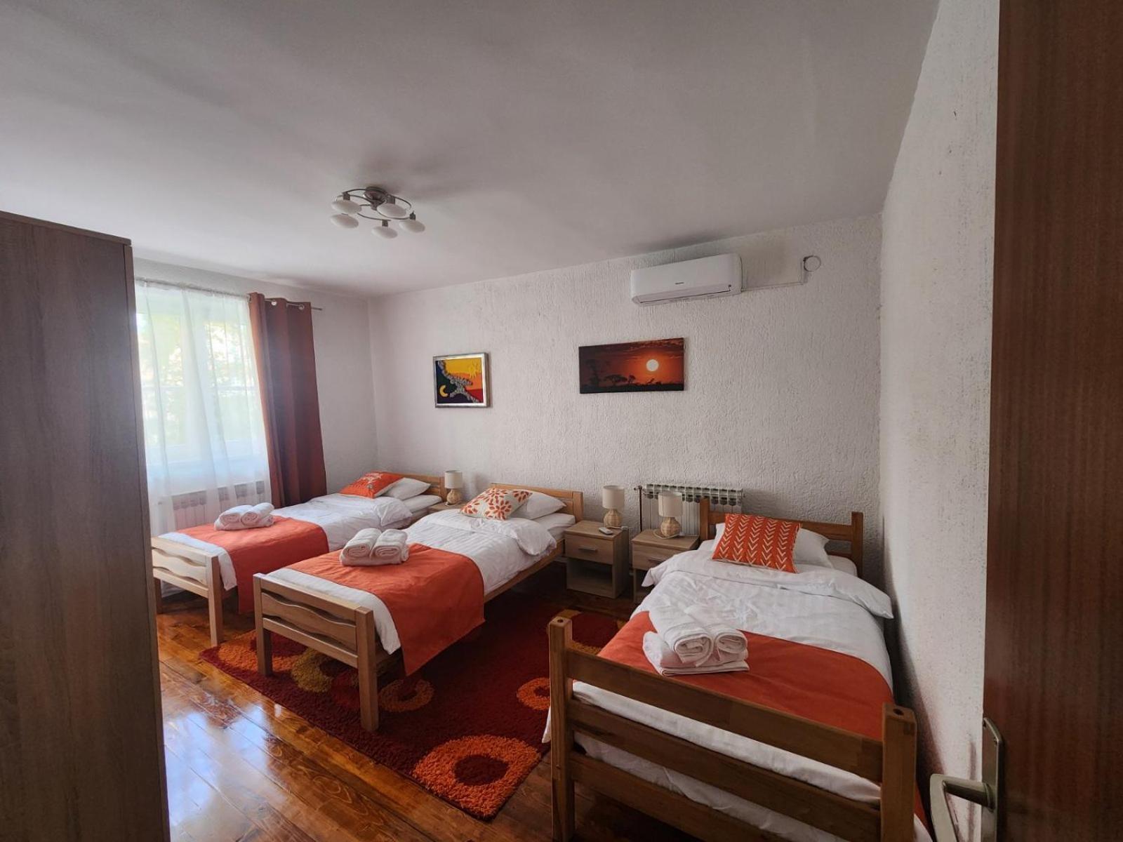 Apartman El ซาราเยโว ภายนอก รูปภาพ